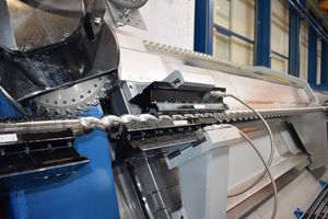 A clamped single lobe rotor in a machining center